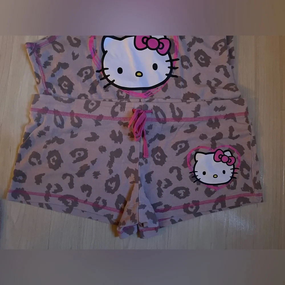 Hello Kitty Sanrio Vintage NWT Two Piece Tank & Short Set 💕 - Picture 9 of 12